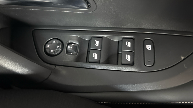 Peugeot 2008 115kW Allure 54kWh 5dr Auto Electric Estate - Image 38